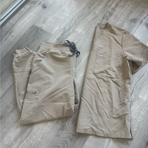 Figs Set (Color Latte) Catarina/Jogger Style - Picture 1 of 6